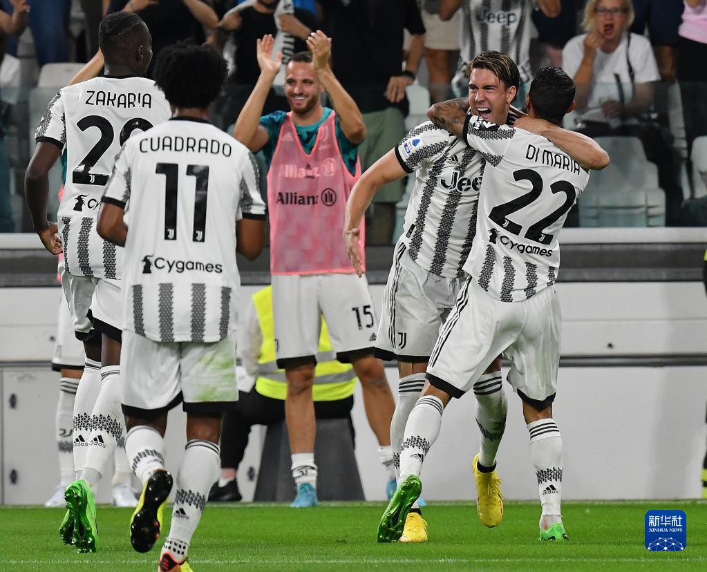 TA跟队：姆巴佩和卡马文加没有参加皇马今天的训练（TA随队记者：姆巴佩与卡马文加缺席皇马今日训练）