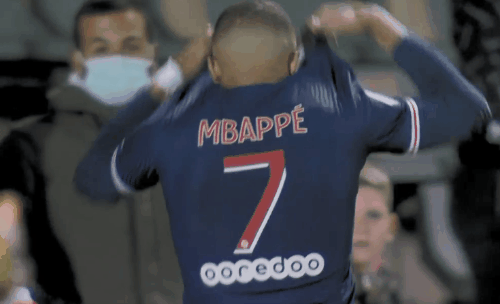 他这次传球完全是大师级别