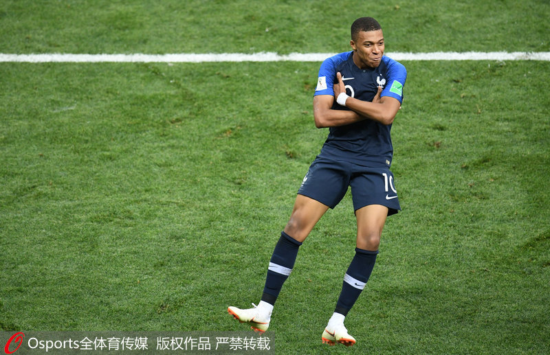 自称亚泰18岁后卫刘议阳女友的账号指控其恋爱期出轨、裸聊