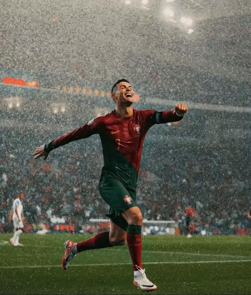 皇马客场4-3奥林匹亚科斯，姆巴佩大四喜，维尼修斯两助攻（姆巴佩上演大四喜，维尼修斯两度助攻，皇马客场4-3险胜奥林匹亚科斯）