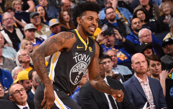 楚阿梅尼：我更喜欢踢6号位；阿隆索经常就后腰位置指导我（楚阿梅尼：更倾向司职6号位；阿隆索常就后腰职责给我指点）