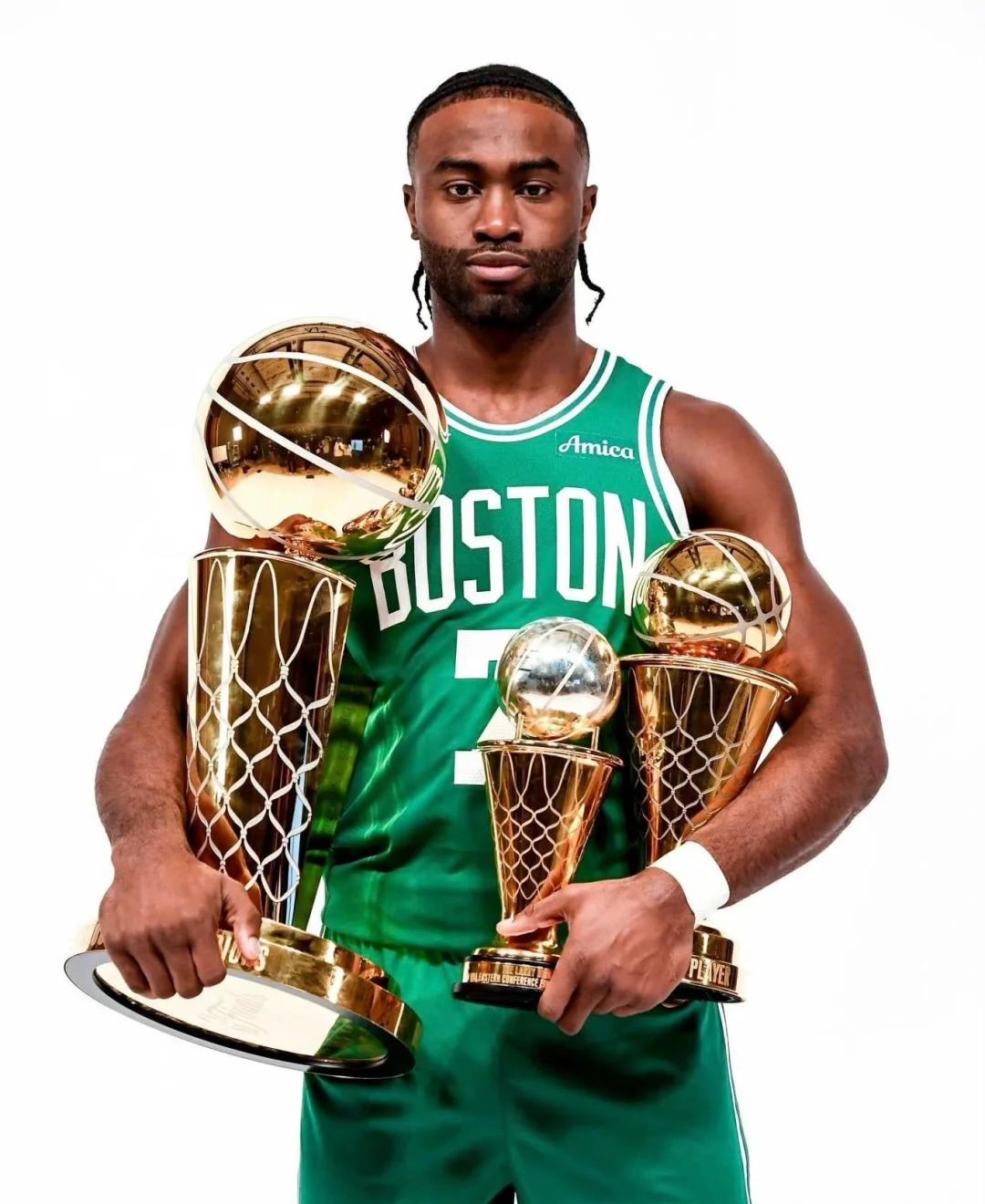 曼城vs利兹联首发：哈兰德先发，福登、B席、阿姆帕杜出战（曼城对阵利兹联首发出炉：哈兰德领衔，福登、B席、阿姆帕杜在列）