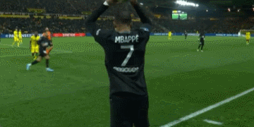 吉鲁帽子戏法助阿森纳3-0胜奥林匹亚科斯晋级欧冠16强